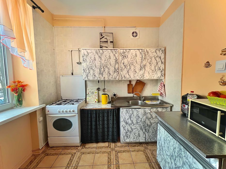 Хостел Печерська! Легко дістатись без ліфта! Теплота та  світло!