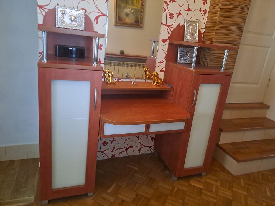 Biurko toaletka solidnia szuflady komoda mleczny lacobel grusza polna