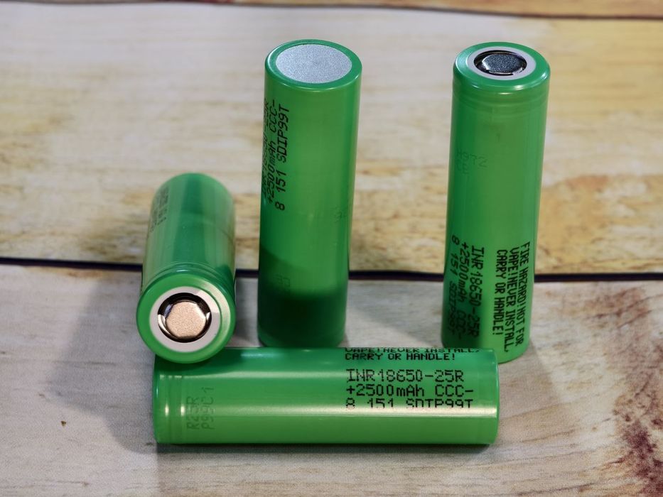 Акумулятор 18650 Samsung INR18650 25R 2500 mAh 20А високострумовий