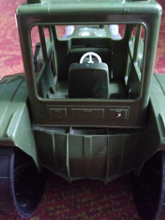 Игрушка трактор новый