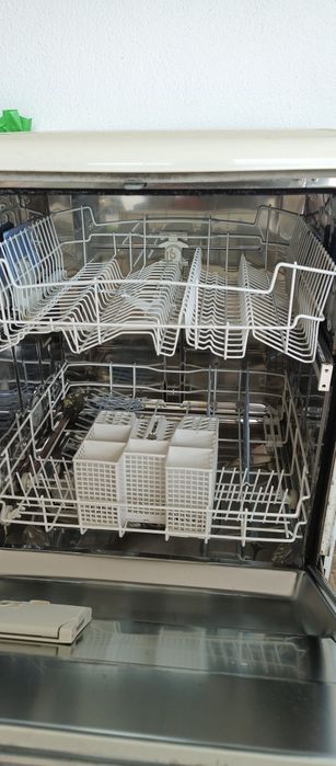 Máquina lavar loiça Whirlpool