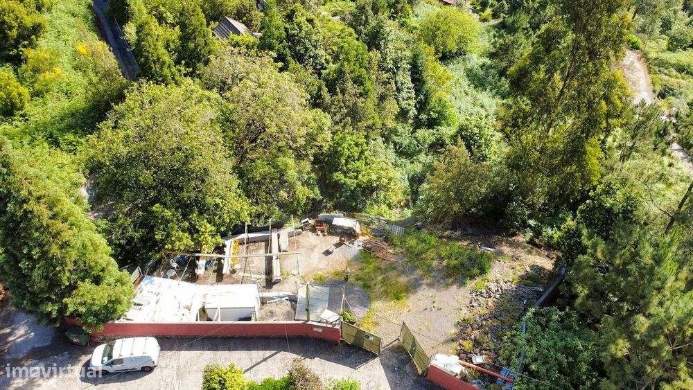Plot of Land Measuring 910 m² with Approved Project for Two T1 Units in São Vicente