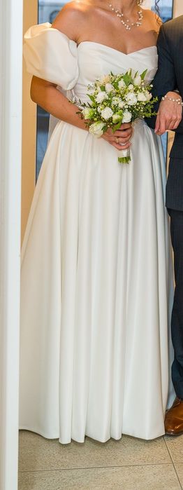 Suknia ślubna gładka, bufki, Mikado