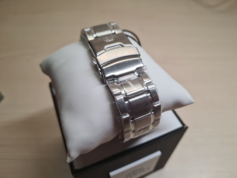 Часы годинник Orient FTTOY003W новые