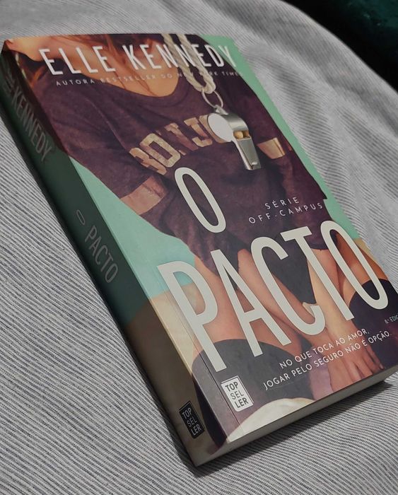 Livro - "O Pacto" de Elle Kennedy