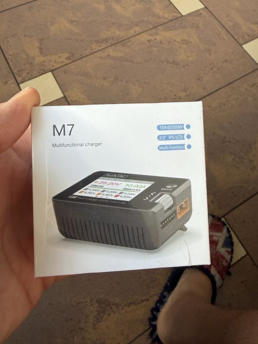 Зарядний пристрій ToolkitRC M7 200W 10A
