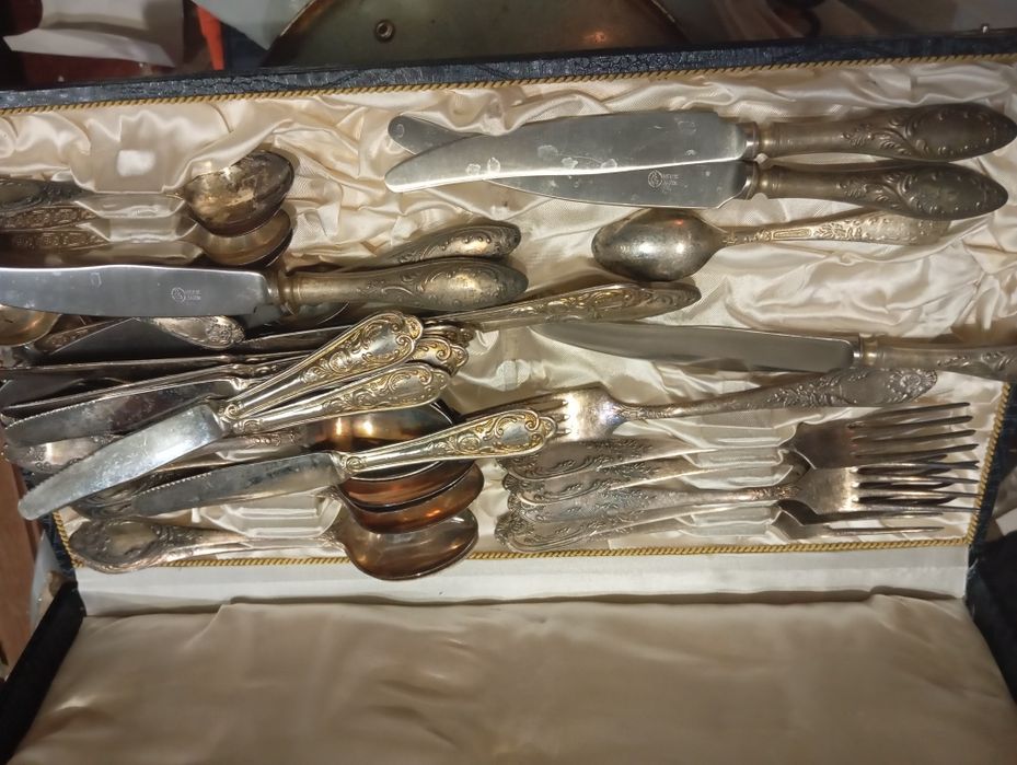 Наборы столовых приборов