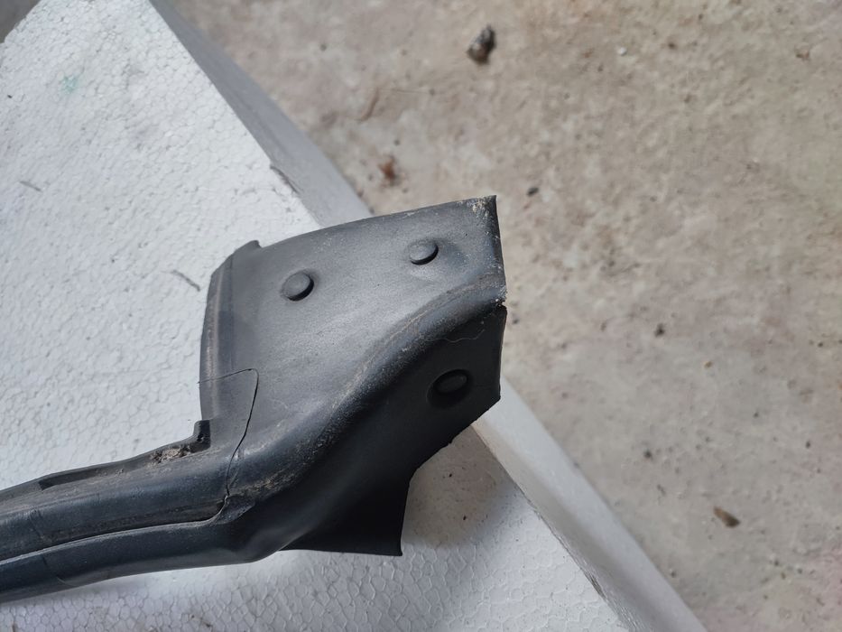 Uszczelka uszczelki drzwi nissan 350z lewa prawa
