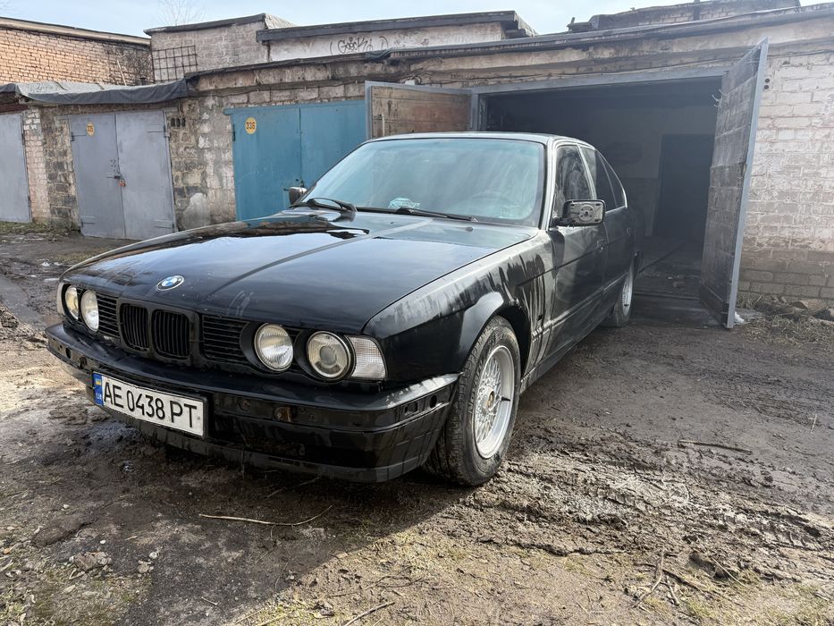 BMW e34 525 бензин