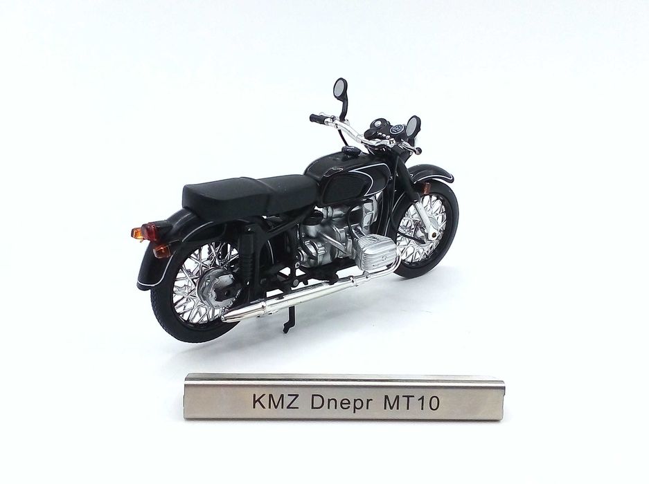 Motocykl KMZ Dniepr MT10 1971 - skala 1:24 - Atlas
