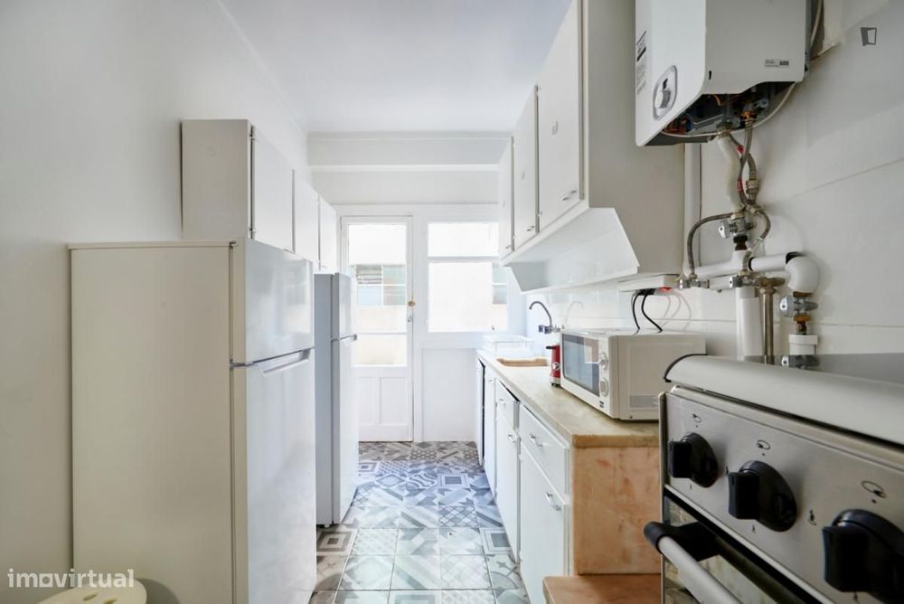 Quarto - localizado em Benfica Lisbon