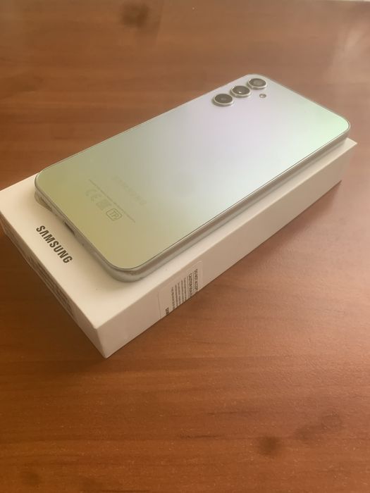 Samsung a34 256 телефон в одних руках купувався новий,не працює флеш памʼять тому під відновлення,або на запчастини коробка і документи в комплекті!