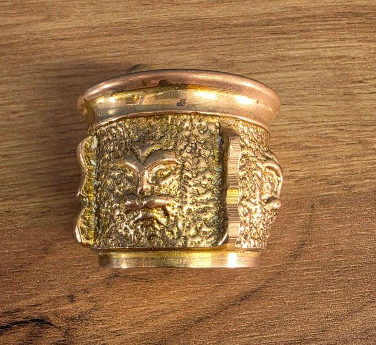Almofariz antigo com pilão em bronze
