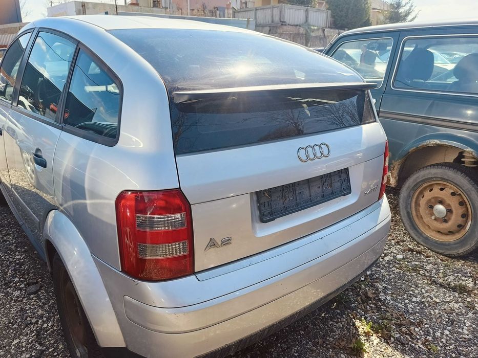 audi a2 2003r. srebrna bądź czarna 1.6 benzyna i druga 1.4 benzyna