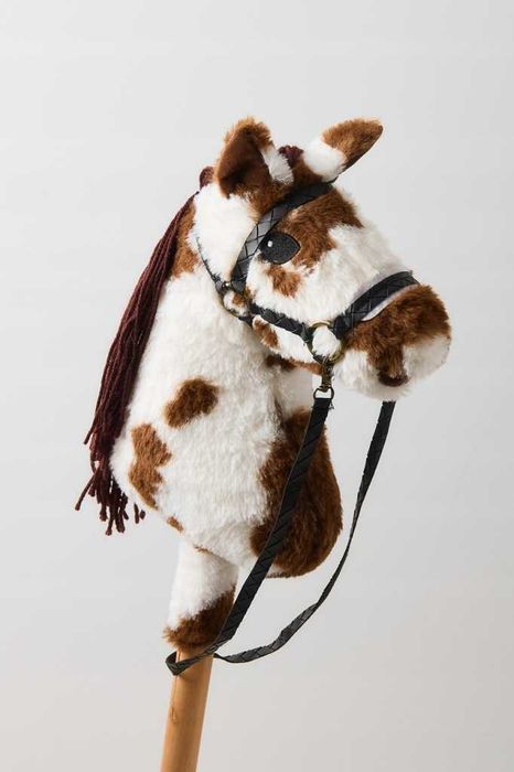 Hobby Horse koń na kiju pluszowy z kantarem i wodami