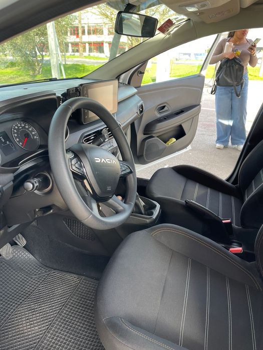 Vendo Dacia sandero 2024