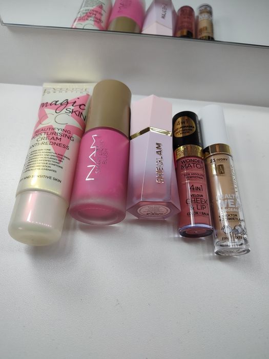 Zestaw kosmetyków do makijażu róże korektor krem Sheglam Eveline NAM