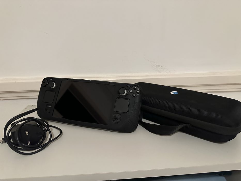 Steam Deck LCD 256gb. Acompanha bag, case protetora + pelicula