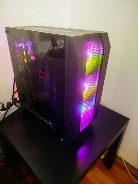 Komputer stacjonarny cyberpunk