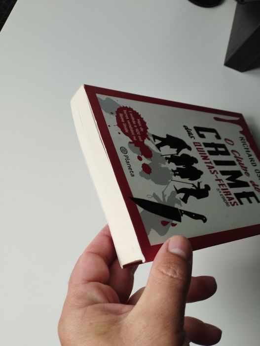 Livro O clube do crime das quintas-feiras ofereço portes