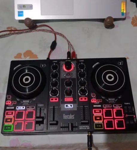 Hercules DJControl Inpulse 200 em perfeito estado