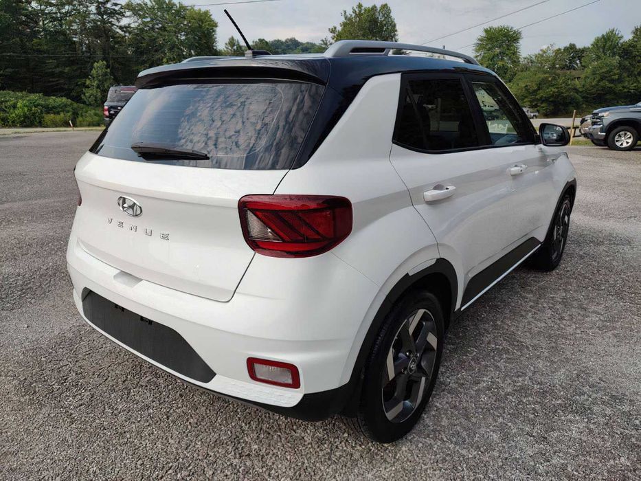 Hyundai Venue Limited      2024