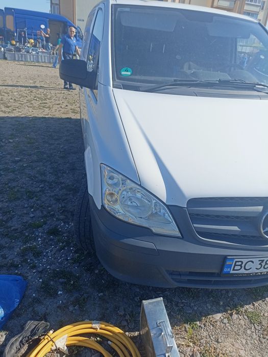 Мерседес  Vito 2011 рік
