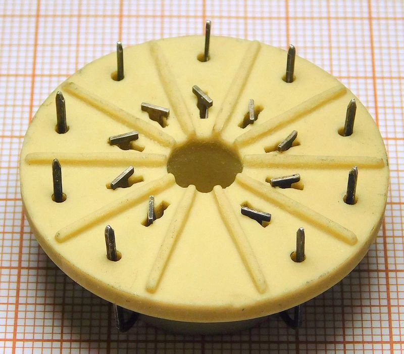 Oryginalna podstawka 9 pin PL15-1 ( lamp EL509, 6P45S itp. ) [097A]