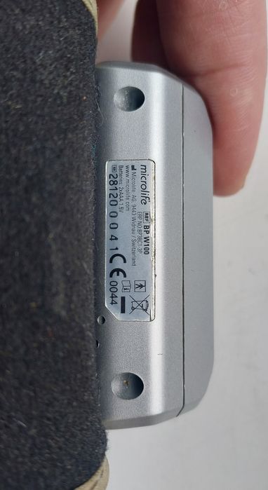 Тонометр Microlife BP-W100, требуется замена манжеты.