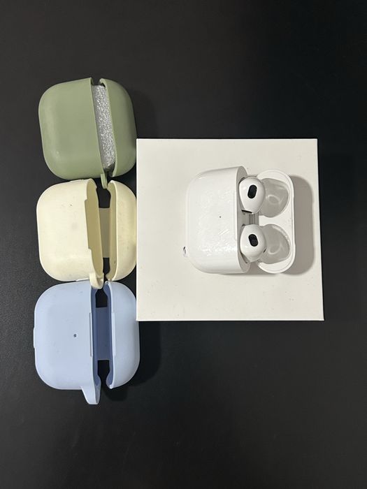 Vendo AirPods 3 com capas