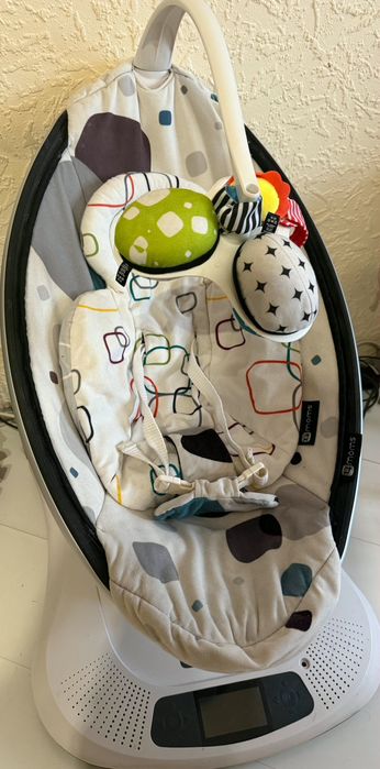 4moms заколисуючий центр