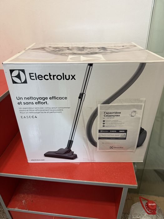 Пилосос пилосмок Electrolux EASE C4