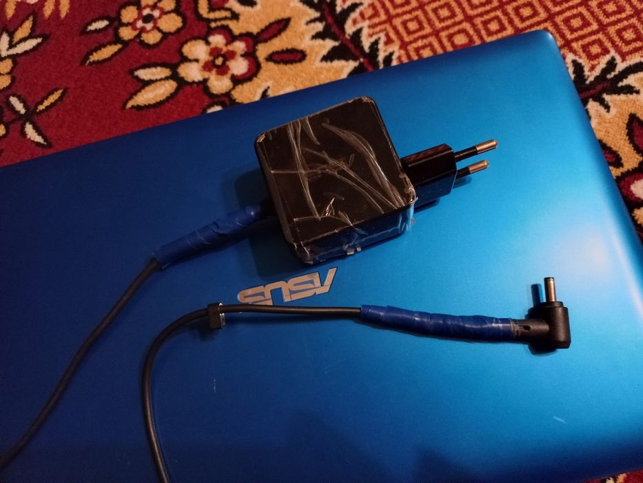 Продам нетбук Asus
