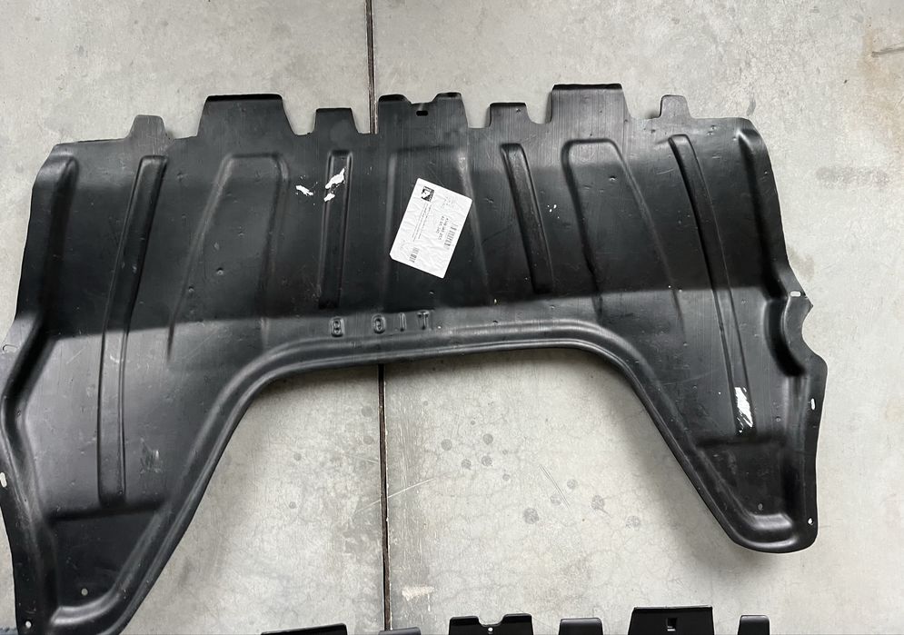 Захист пластиковий по оригіналу виробництво Венгрія VW Tiguan