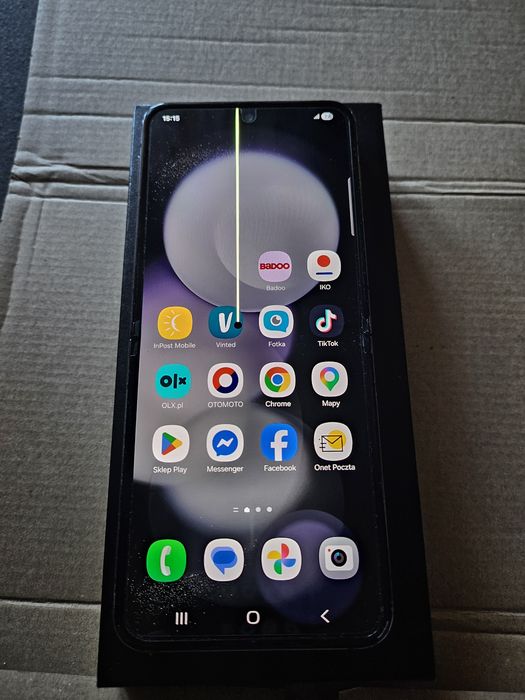 Samsung z flip5.