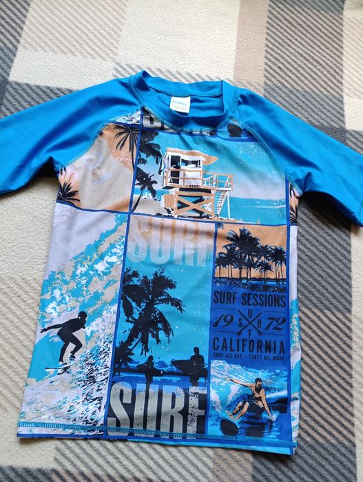 Нова купальна футболка рашгард топ