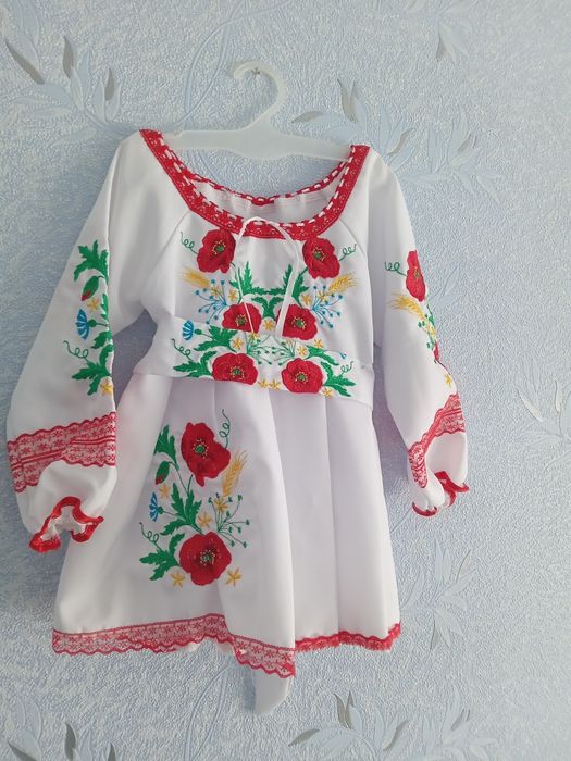 Плаття вишите для дівчинки