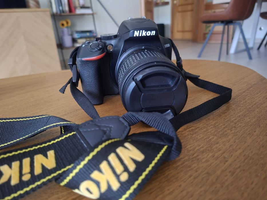 Nikon D3500 + Lente 18-55mm F3.5-5.6