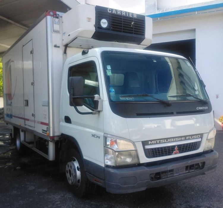 Canter 7C14 -2006 -Caixa Isotérmica