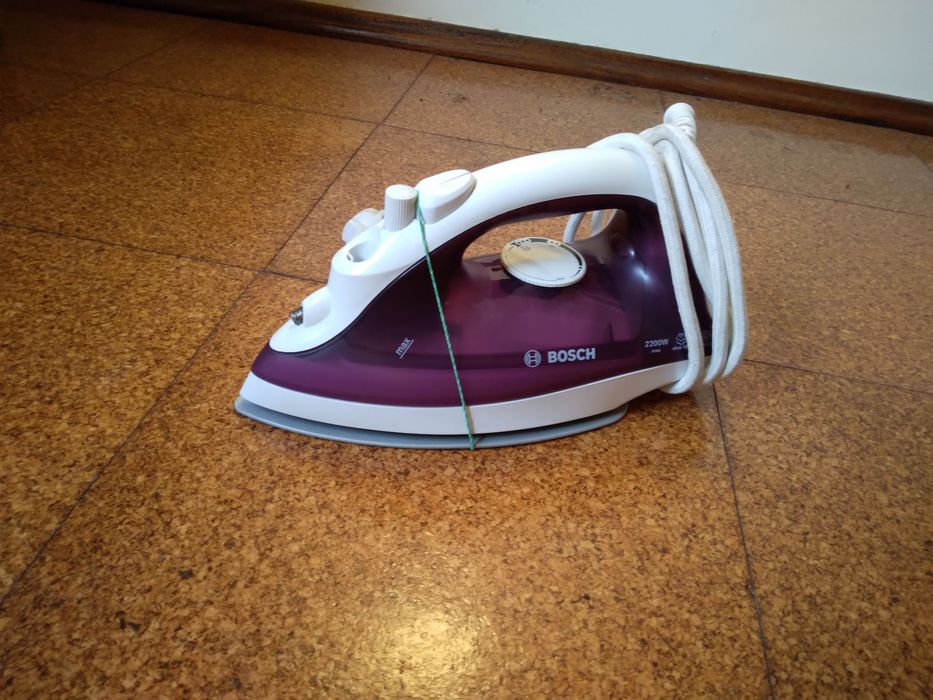 Ferro de engomar Bosch - 2200W