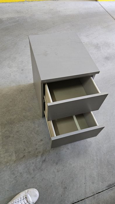 Mesa de Cabeceira / Cómoda Pequena de 2 Gavetas (Cinzenta)