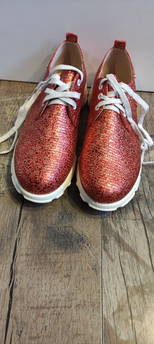 Sportowe buty w rozmiarze 39