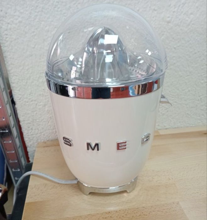 Espremedor smeg