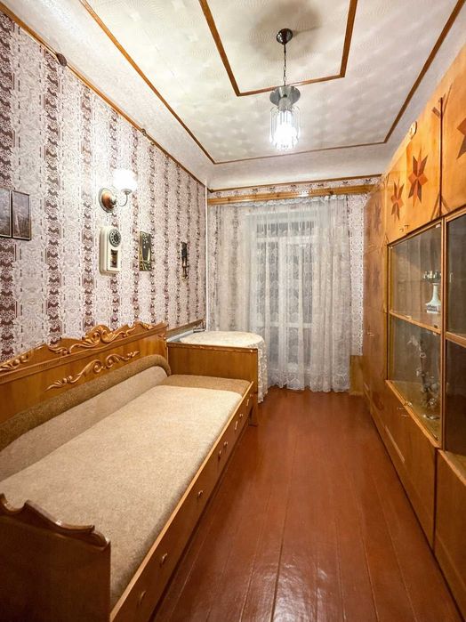 Продаж квартири 75 м2 на "стометрівці". Сталінка