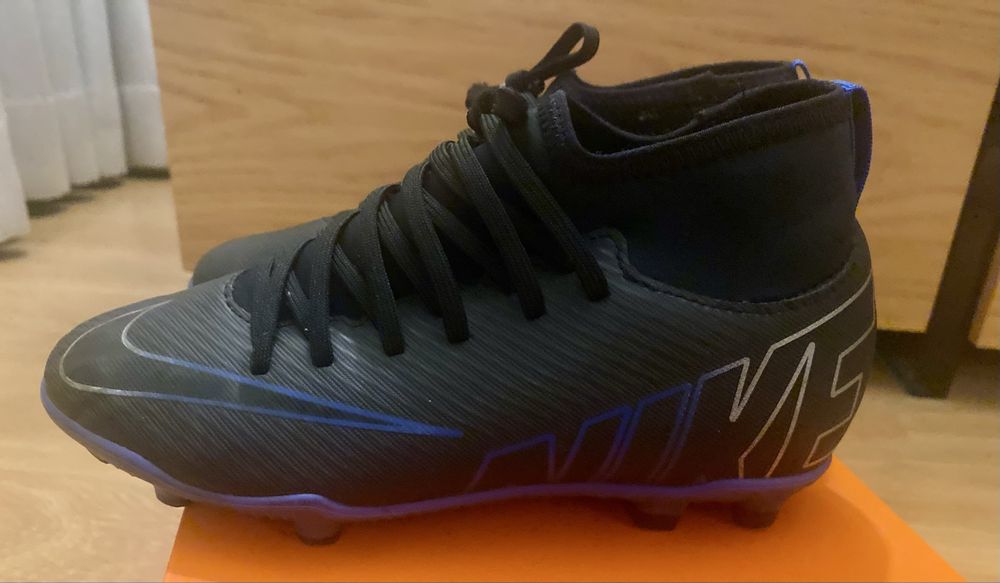 Nike Mercurial buty pilkarskie korki roz.35.5 stan bdb