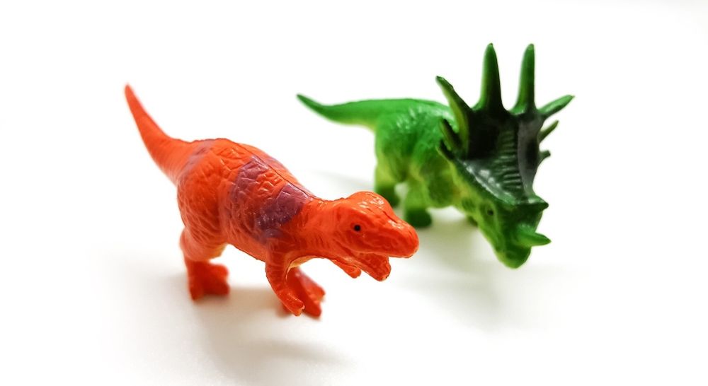 Conjunto 2 Figuras Dinossauros em Miniatura T-Rex e Chasmossauro PVC