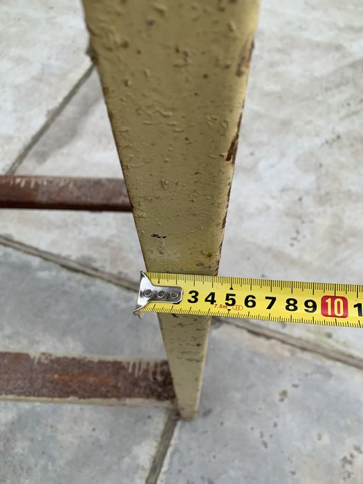 стілаж металевий  133* 60