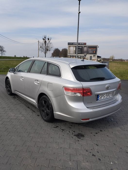 Toyota Avensis combi  2.0 diesel polski salon .