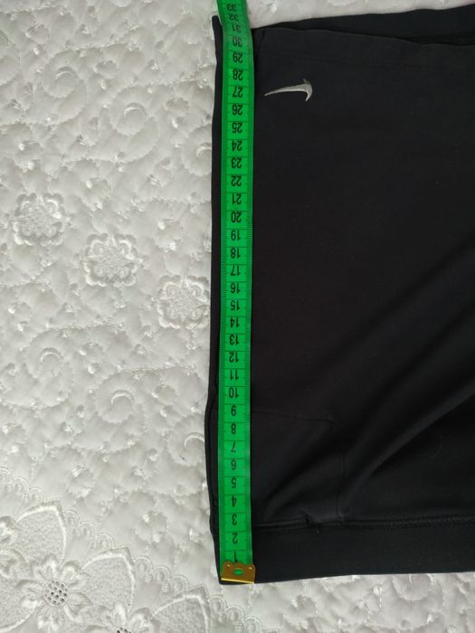 Шорты женские  р. М-Л спортивные Nike