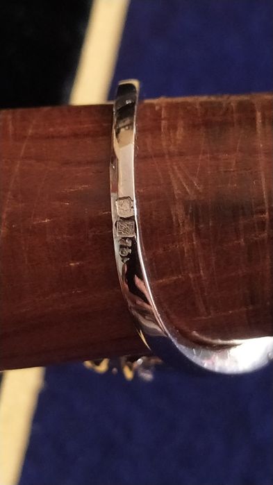 Anél de ouro branco